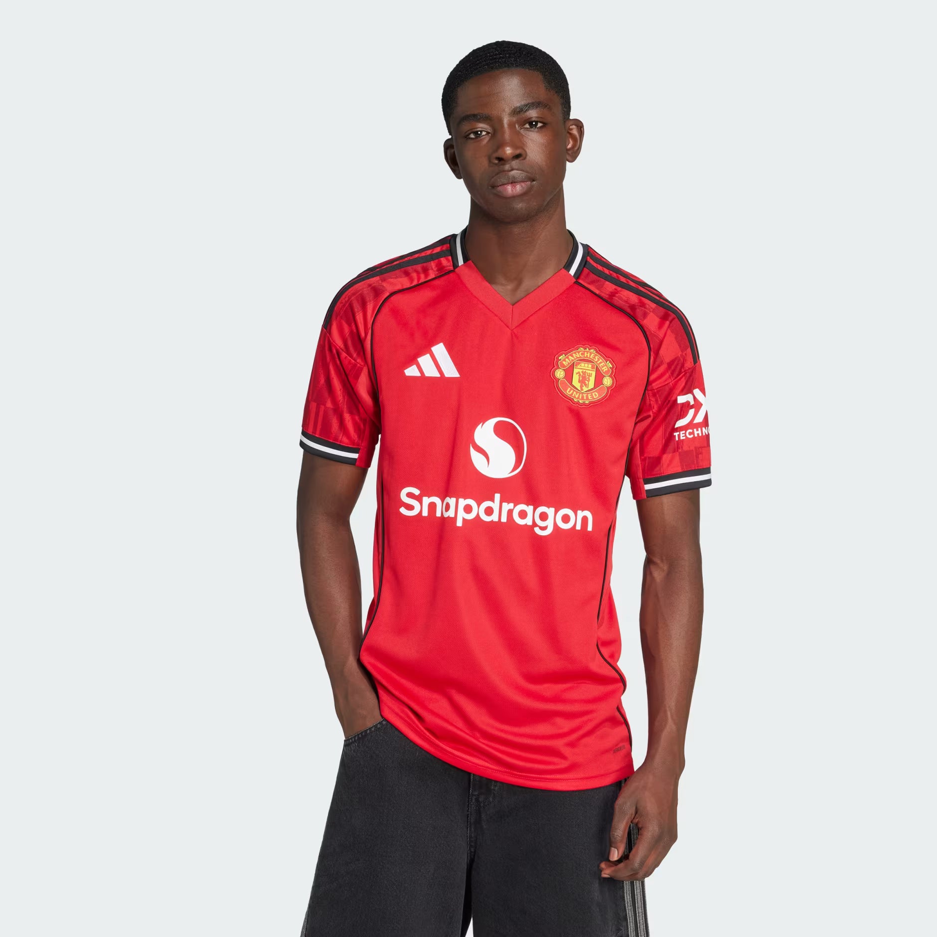 MANCHESTER UNITED 25/26 HOME KIT