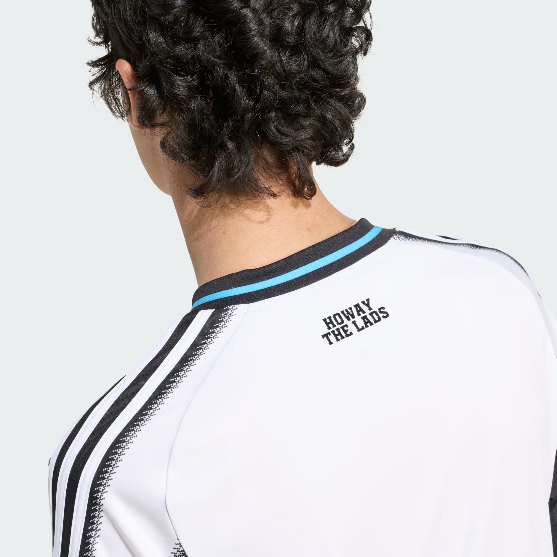 NEWCASTLE UNITED 25/26 HOME KIT