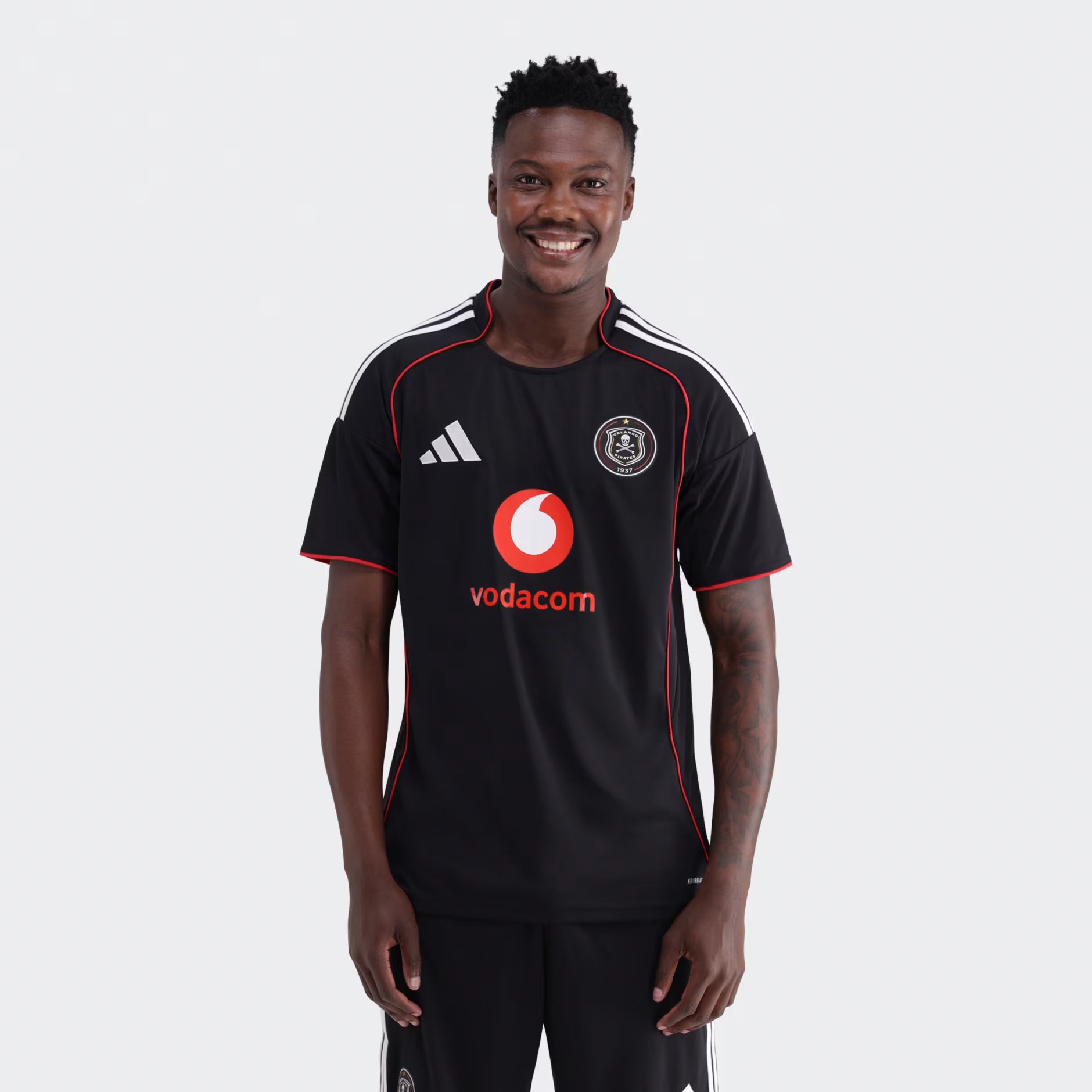 ORLANDO PIRATES 25/26 HOME KIT